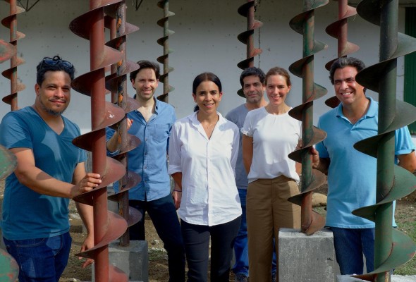 Adán Vallecillo, Felipe Sardi, Ana Elena Garuz, Ramón Zafrani, María Lucía Alemán y Santiago Ramirez Adán Vallecillo, Felipe Sardi, Ana Elena Garuz, Ramón Zafrani, María Lucía Alemán y Santiago Ramirez