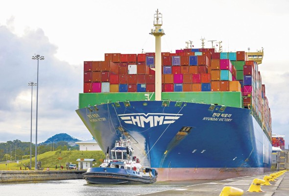 Vista del Canal de Panamá. Vista del Canal de Panamá.