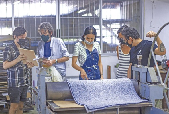 Una jornada de trabajo en el Laboratorio Gráfico 2021. Una jornada de trabajo en el Laboratorio Gráfico 2021.
