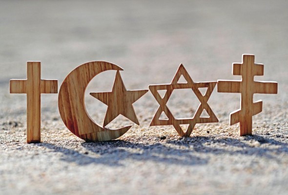 Las religiones varían considerablemente según la región del mundo de la que se trate. Las religiones varían considerablemente según la región del mundo de la que se trate.