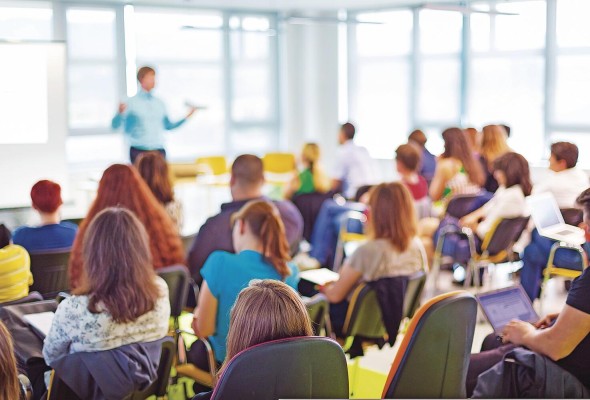 De acuerdo con el psicólogo, repetir un año escolar puede generar daños en la salud mental del niño o adolescente. De acuerdo con el psicólogo, repetir un año escolar puede generar daños en la salud mental del niño o adolescente.