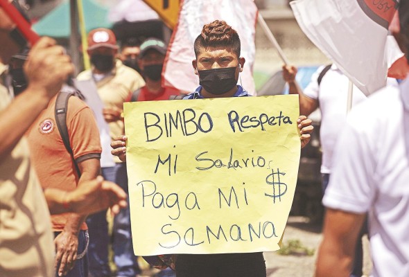 Trabajadores de la empresa Bimbo protestan por mejoras salariales. Trabajadores de la empresa Bimbo protestan por mejoras salariales.