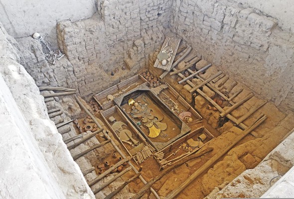 Huaca Rajada y las Tumbas Reales del Señor de Sipan en Perú. Huaca Rajada y las Tumbas Reales del Señor de Sipan en Perú.