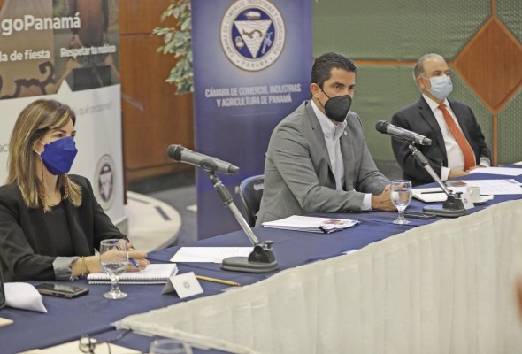 El presidente de la Cciap, José Ramón Icaza, este martes en conferencia de prensa. El presidente de la Cciap, José Ramón Icaza, este martes en conferencia de prensa.