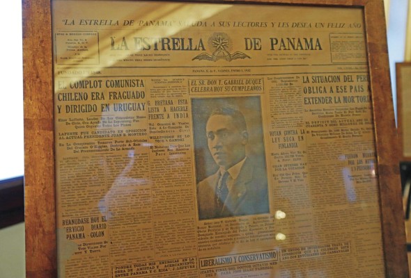 La educación histórica recae en el reconocimiento de los historiadores y sus obras. La educación histórica recae en el reconocimiento de los historiadores y sus obras.