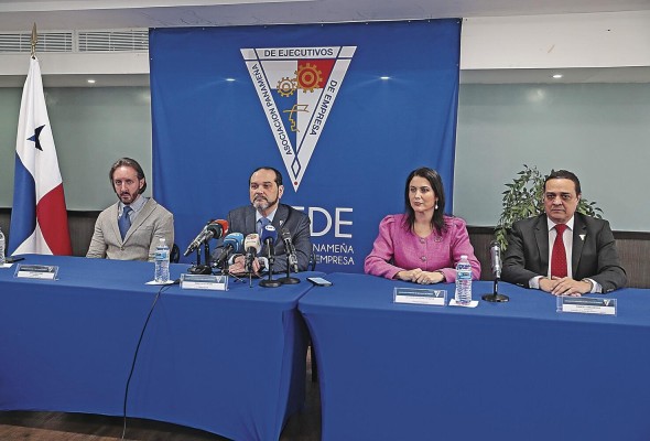 La Apede se pronunció en conferencia de prensa sobre el tema de los puertos de cruceros que opera la empresa Colón 2000 La Apede se pronunció en conferencia de prensa sobre el tema de los puertos de cruceros que opera la empresa Colón 2000