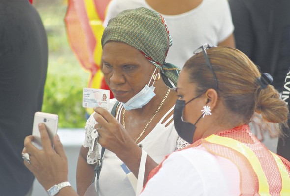 Firmo por Panamá impulsó un evento para recoger firmas para la constituyente. Firmo por Panamá impulsó un evento para recoger firmas para la constituyente.