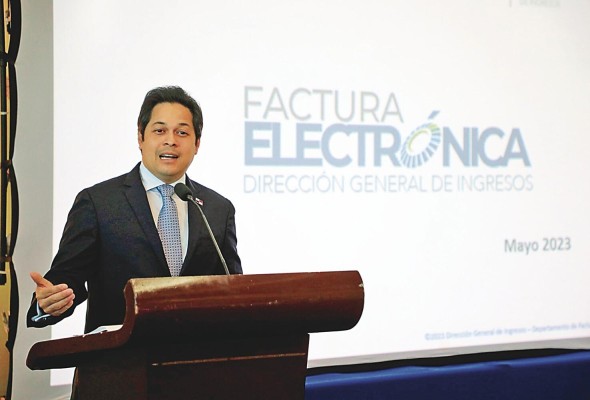 El director de la DGI, Publio De Gracia, durante el encuentro con empresarios de la provincia de Colón. El director de la DGI, Publio De Gracia, durante el encuentro con empresarios de la provincia de Colón.