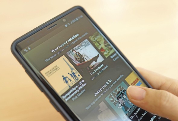 El 60% de los panameños se ha volcado a utilizar esta plataforma de 'streaming' y consumir música diariamente ya sea en cuentas gratuitas o mediante pagos mensuales. El 60% de los panameños se ha volcado a utilizar esta plataforma de 'streaming' y consumir música diariamente ya sea en cuentas gratuitas o mediante pagos mensuales.