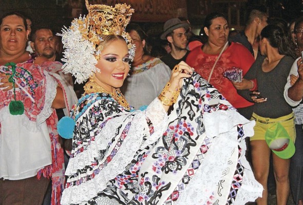 Día de la pollera, martes de Carnaval. Día de la pollera, martes de Carnaval.