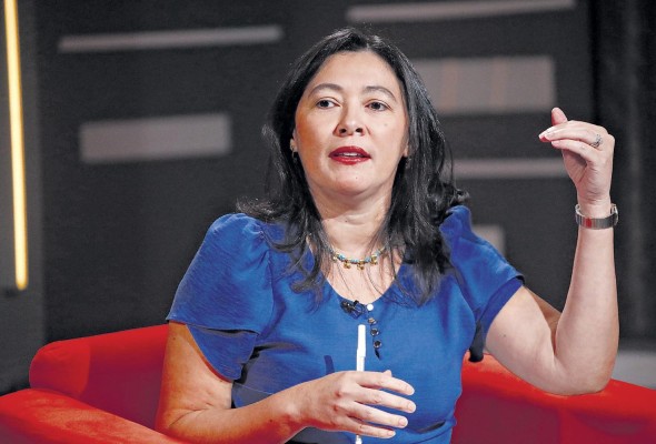 Leah Cedeño: 'La ley de conflicto de intereses obliga a los diputados a hacer su declaración de bienes, pero no necesariamente es pública' Leah Cedeño: 'La ley de conflicto de intereses obliga a los diputados a hacer su declaración de bienes, pero no necesariamente es pública'