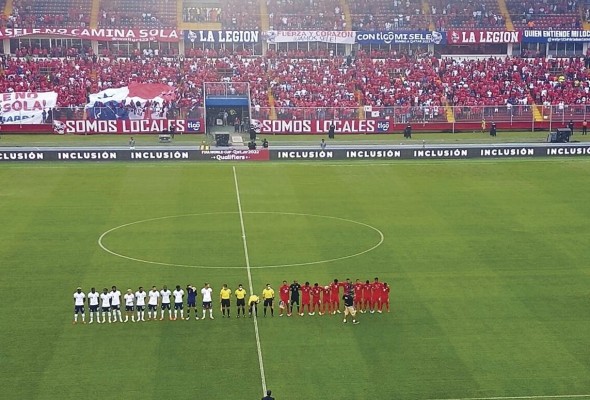 La selección de fútbol de Panamá tiene una afición fiel, que lo respalda en cada uno de sus partidos. La selección de fútbol de Panamá tiene una afición fiel, que lo respalda en cada uno de sus partidos.