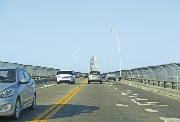 El Puente de Las Américas, inaugurado el 12 de octubre de 1962, ha sido objeto de importantes inversiones de reparación, la última fue por $92 millones y duró 10 años. El Puente de Las Américas, inaugurado el 12 de octubre de 1962, ha sido objeto de importantes inversiones de reparación, la última fue por $92 millones y duró 10 años.