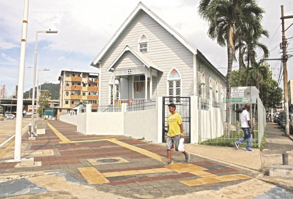 El museo Afroantillano, uno de los pocos creados en la capital, exalta los a portes, costumbres e idiosincrasia de la etnia negra en Panamá. El museo Afroantillano, uno de los pocos creados en la capital, exalta los a portes, costumbres e idiosincrasia de la etnia negra en Panamá.