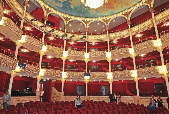 Teatro Nacional. Patronato creado por la Ley 16 del 20 de diciembre de 2017. Junta directiva tiene dos funcionarios y mínimo tres benefactores privados. Teatro Nacional. Patronato creado por la Ley 16 del 20 de diciembre de 2017. Junta directiva tiene dos funcionarios y mínimo tres benefactores privados.
