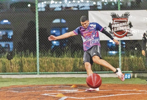 El 'kickball' ha ganado cada vez más espacios en el país, entre los aficionados. El 'kickball' ha ganado cada vez más espacios en el país, entre los aficionados.