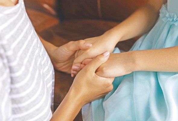 La OMS define el abuso físico como el uso deliberado de la fuerza física contra un niño. La OMS define el abuso físico como el uso deliberado de la fuerza física contra un niño.