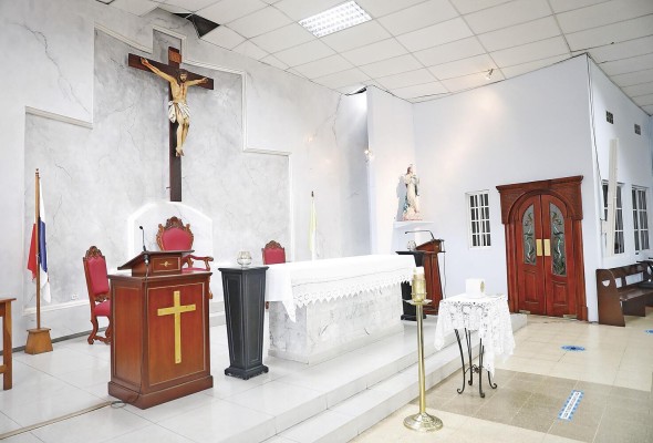 El interior de la iglesia San Pablo Apóstol de La Locería, Betania, Panamá. El interior de la iglesia San Pablo Apóstol de La Locería, Betania, Panamá.