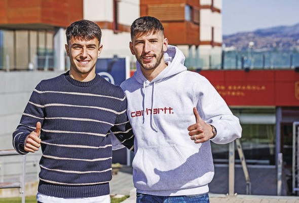 Los jugadores de la selección nacional David García y Martín Zubimendi a su llegada a la concentración. Los jugadores de la selección nacional David García y Martín Zubimendi a su llegada a la concentración.
