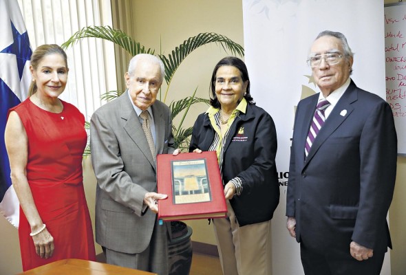 La Biblioteca Nacional tendrá el libro en exposición en la Sala Extranjera. La Biblioteca Nacional tendrá el libro en exposición en la Sala Extranjera.