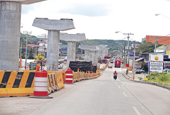 La Línea 3 del Metro de Panamá consiste en la construcción de un sistema monorriel de transporte urbano masivo. La Línea 3 del Metro de Panamá consiste en la construcción de un sistema monorriel de transporte urbano masivo.