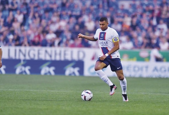 El delantero francés tiene contrato con el PSG hasta 2024 con opción de un año adicional. El delantero francés tiene contrato con el PSG hasta 2024 con opción de un año adicional.