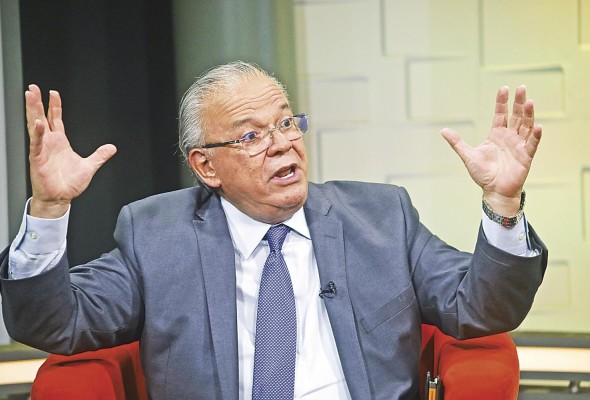 Jorge Nicolau: 'Fusionar los programas de pensiones sería terrible' Jorge Nicolau: 'Fusionar los programas de pensiones sería terrible'