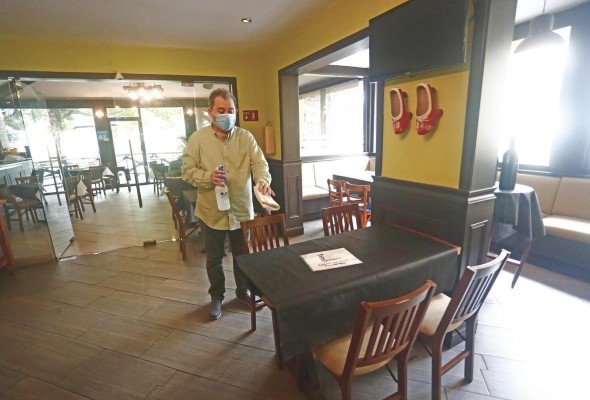 La ARAP prevé que de seguir con las restricciones más restaurantes cerrarán sus puertas. La ARAP prevé que de seguir con las restricciones más restaurantes cerrarán sus puertas.