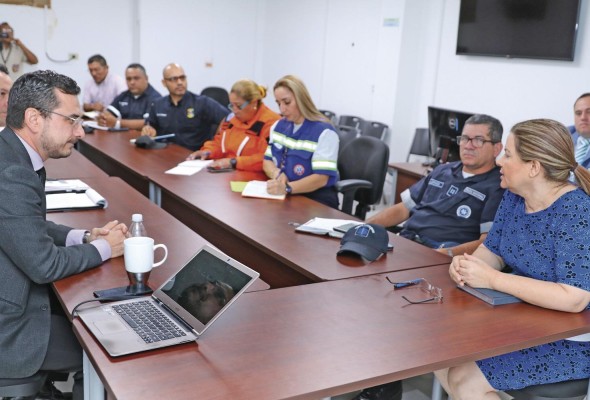 La ministra Rosario Turner encabezó la reunión. La ministra Rosario Turner encabezó la reunión.