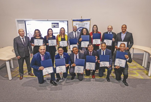 Colaboradores de Huawei. Colaboradores de Huawei.