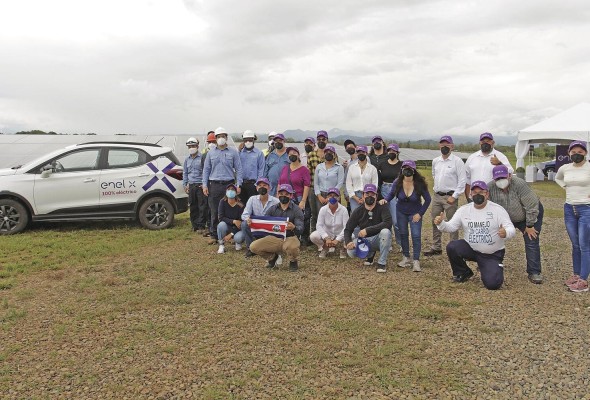 Enel X reafirma el compromiso con la transición de energética, creando alianzas estratégicas y apoyando iniciativas que refuerzan la movilidad eléctrica. Enel X reafirma el compromiso con la transición de energética, creando alianzas estratégicas y apoyando iniciativas que refuerzan la movilidad eléctrica.