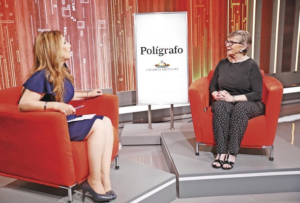 Liza Gross: 'Los periodistas siempre hemos sido una especie de amenaza para los gobiernos, real o no' Liza Gross: 'Los periodistas siempre hemos sido una especie de amenaza para los gobiernos, real o no'