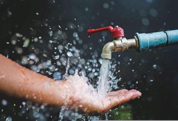 Las aguas subterráneas aportan la mitad del volumen de agua extraída para uso doméstico por la población mundial, según la Unesco. Las aguas subterráneas aportan la mitad del volumen de agua extraída para uso doméstico por la población mundial, según la Unesco.