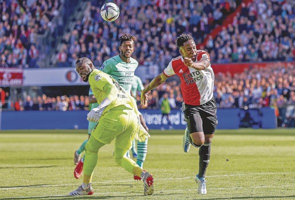 Luis Sinisterra (derecha) es una de las promesas del fútbol colombiano. Luis Sinisterra (derecha) es una de las promesas del fútbol colombiano.