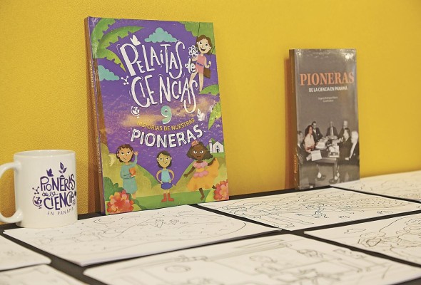 El libro 'Pelaítas de Ciencias' junto a 'Pioneras de la ciencia en Panamá'. El libro 'Pelaítas de Ciencias' junto a 'Pioneras de la ciencia en Panamá'.