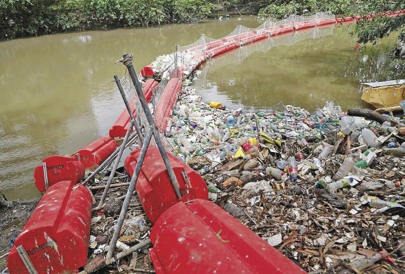 El BOB se encuentra en la desembocadura del río Matías Hernández. El BOB se encuentra en la desembocadura del río Matías Hernández.