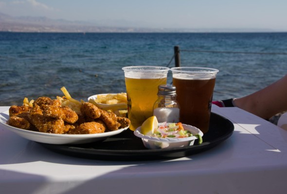 La oferta gastronómica abarca desde la comida callejera a restaurantes de lujo y una variedad de platos que van mas allá de lo típico. La oferta gastronómica abarca desde la comida callejera a restaurantes de lujo y una variedad de platos que van mas allá de lo típico.