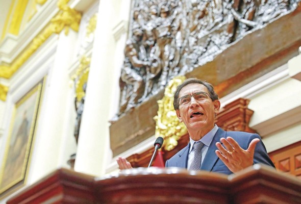 Martín Vizcarra fue sometido a un juicio político este lunes en el Congreso de Perú. Martín Vizcarra fue sometido a un juicio político este lunes en el Congreso de Perú.