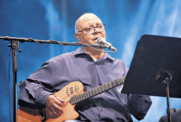 Pablo Milanés, cantautor cubano. Pablo Milanés, cantautor cubano.