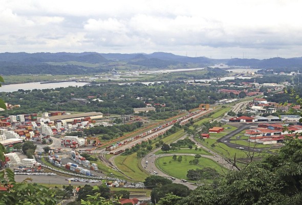 En el corregimiento de Ancón se encuentran algunas de las infraestructuras logísticas más importantes del país, como lo son las esclusas y puertos del Canal. En el corregimiento de Ancón se encuentran algunas de las infraestructuras logísticas más importantes del país, como lo son las esclusas y puertos del Canal.