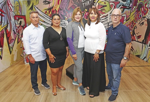 Daniel Bazan, Madelen Betancur, Vanessa Pasquini, Ana María Carbajal e Issac Serut Daniel Bazan, Madelen Betancur, Vanessa Pasquini, Ana María Carbajal e Issac Serut
