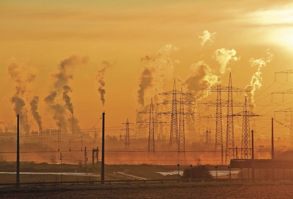 La actividad humana es la generadora del incremento de los GEI. Esto inicia con la Revolución Industrial en 1750 que supuso el inicio de una serie de cambios en el tejido industrial que han incrementado las emisiones de CO2. La actividad humana es la generadora del incremento de los GEI. Esto inicia con la Revolución Industrial en 1750 que supuso el inicio de una serie de cambios en el tejido industrial que han incrementado las emisiones de CO2.