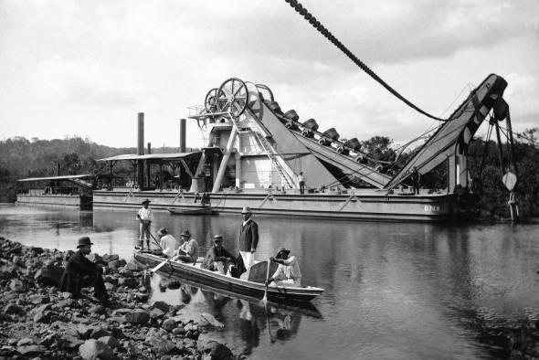 Maquinaria utilizada en el proyecto del Canal francés Maquinaria utilizada en el proyecto del Canal francés