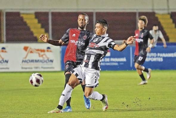 El Tauro hará de local en contra de Potros del Este el domingo, en el estadio Rommel Fernández. El Tauro hará de local en contra de Potros del Este el domingo, en el estadio Rommel Fernández.