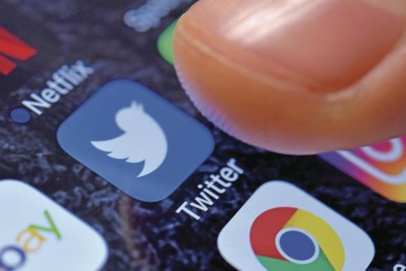A pesar de que el Gobierno de Vladímir Putin utiliza Twitter y otras plataformas estadounidenses para difundir sus mensajes, la misma red social está bloqueada en territorio ruso. A pesar de que el Gobierno de Vladímir Putin utiliza Twitter y otras plataformas estadounidenses para difundir sus mensajes, la misma red social está bloqueada en territorio ruso.