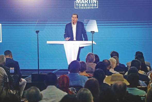 Torrijos advirtió que hay personas dentro y fuera del PRD caracterizados por su prepotencia. Torrijos advirtió que hay personas dentro y fuera del PRD caracterizados por su prepotencia.