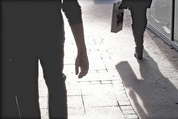 La normalización del acoso callejero impide que niñas y adolescentes puedan asistir a programas sociales, culturales o académicos, por temor a ser acosadas. La normalización del acoso callejero impide que niñas y adolescentes puedan asistir a programas sociales, culturales o académicos, por temor a ser acosadas.