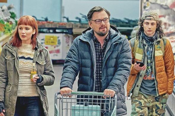 DiCaprio, Chalamet y Lawrence ganan terreno en la comedia negra con personajes hilarantes y serios. DiCaprio, Chalamet y Lawrence ganan terreno en la comedia negra con personajes hilarantes y serios.