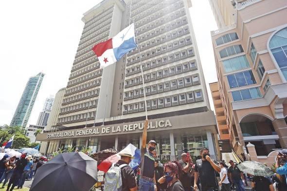 La protesta en la ciudad capital llegó hasta la Contraloría General. La protesta en la ciudad capital llegó hasta la Contraloría General.