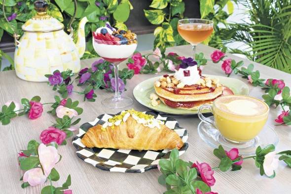 La oferta de desayuno está disponible todo el día. La oferta de desayuno está disponible todo el día.